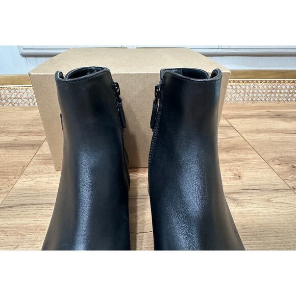 Cole Haan Hampshire Buckle Ankle Boots Black Leather Size 5/5.5 NIB Classic - Picture 5 of 14